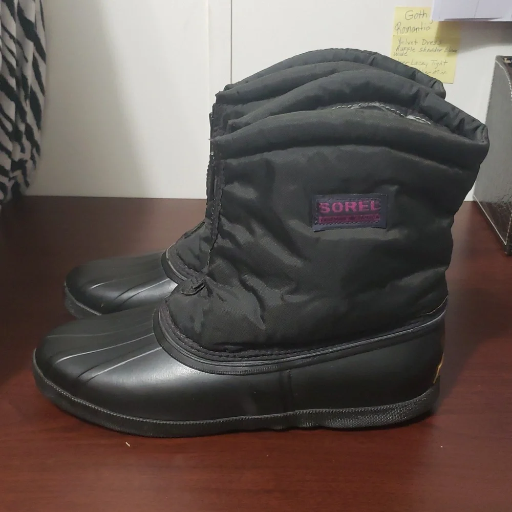 Sorel stylish black